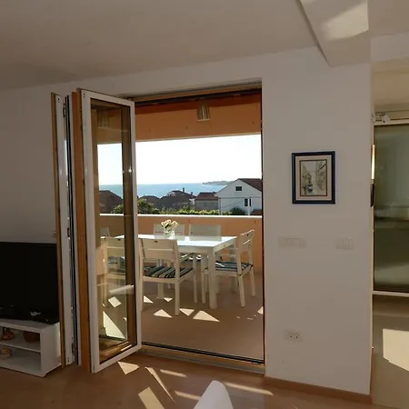 Mara Apartment Petrcane